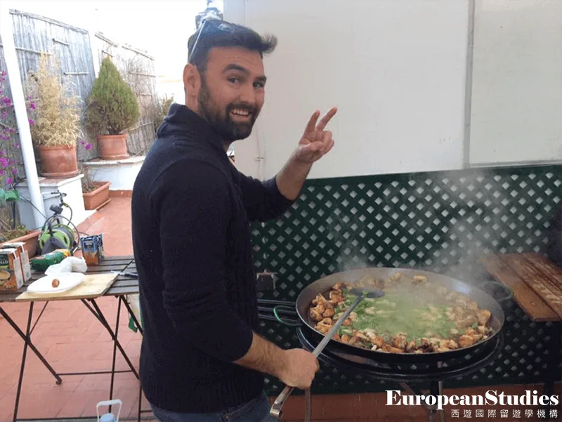 老師煮 Paella 給我們吃