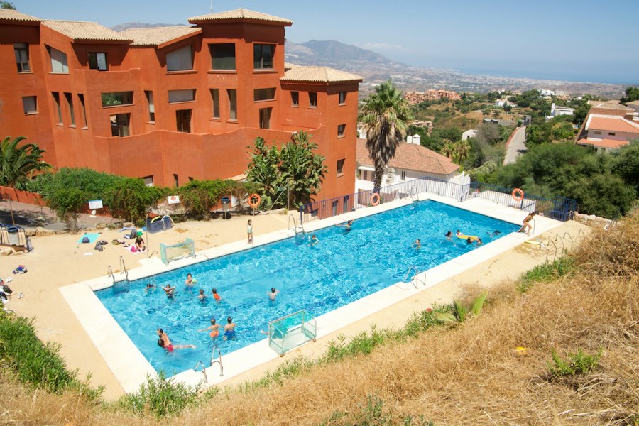 Enforex 馬貝拉 Elviria 夏令營：游泳池